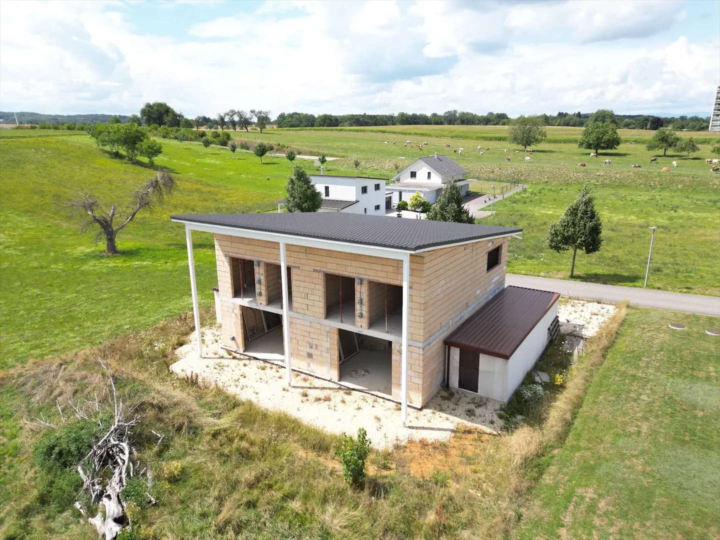 «Verwirklichen Sie Ihre Vision - Zwei Häuser zum Fertigstellen in einer grünen Umgebung» - Foto 9 von 13
