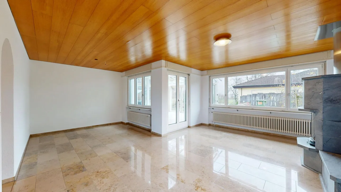 Affascinante casa unifamiliare di 5,5 stanze con grande giardino - Foto 3 di 17