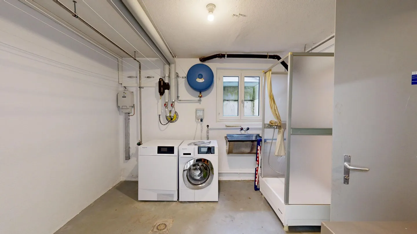 Affascinante casa unifamiliare di 5,5 stanze con grande giardino - Foto 14 di 17