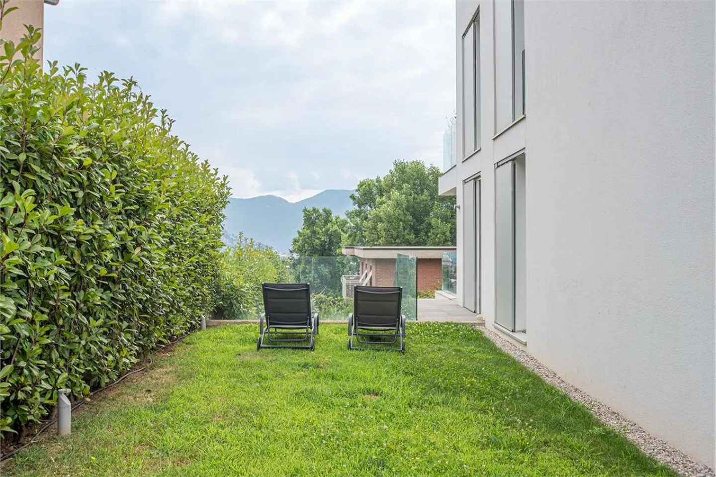 APPARTAMENTO ELEGANTE DI 3,5 LOCALI NEL CUORE DI LUGANO-BREGANZONA - Foto 10 di 12