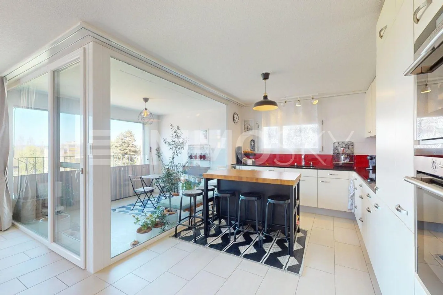 Appartamento luminoso di 4,5 stanze con loggia a Friburgo! - Foto 2 di 5