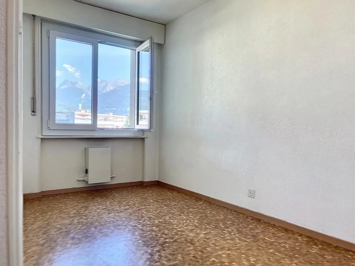 3.5 Room Apartment - Photo 4 of 9