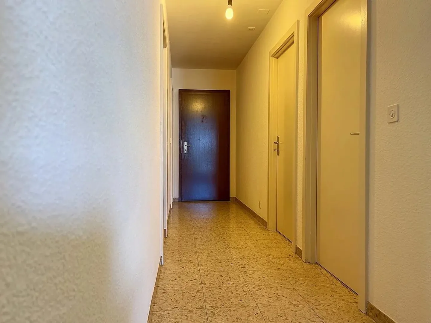 3.5 Room Apartment - Photo 6 of 9