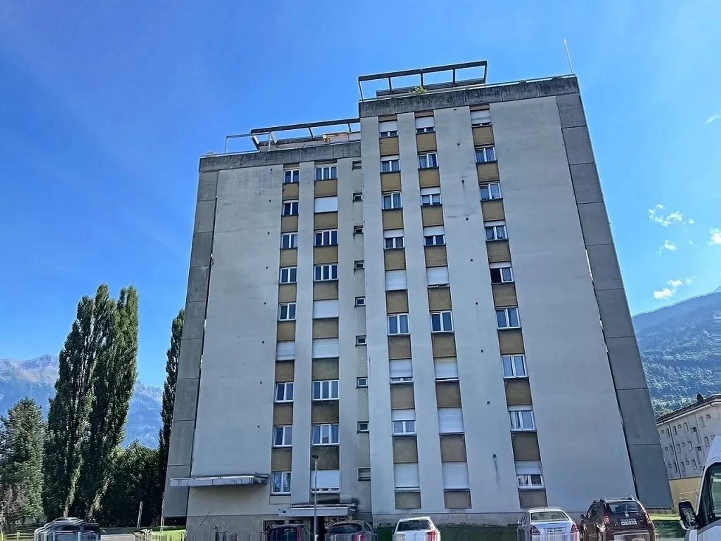 3.5 Room Apartment - Photo 1 of 9