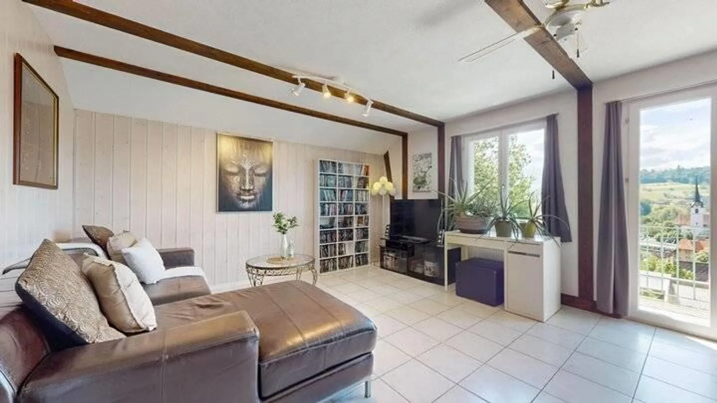 Duplex Incantevole con Giardino e Piscina - Foto 2 di 9