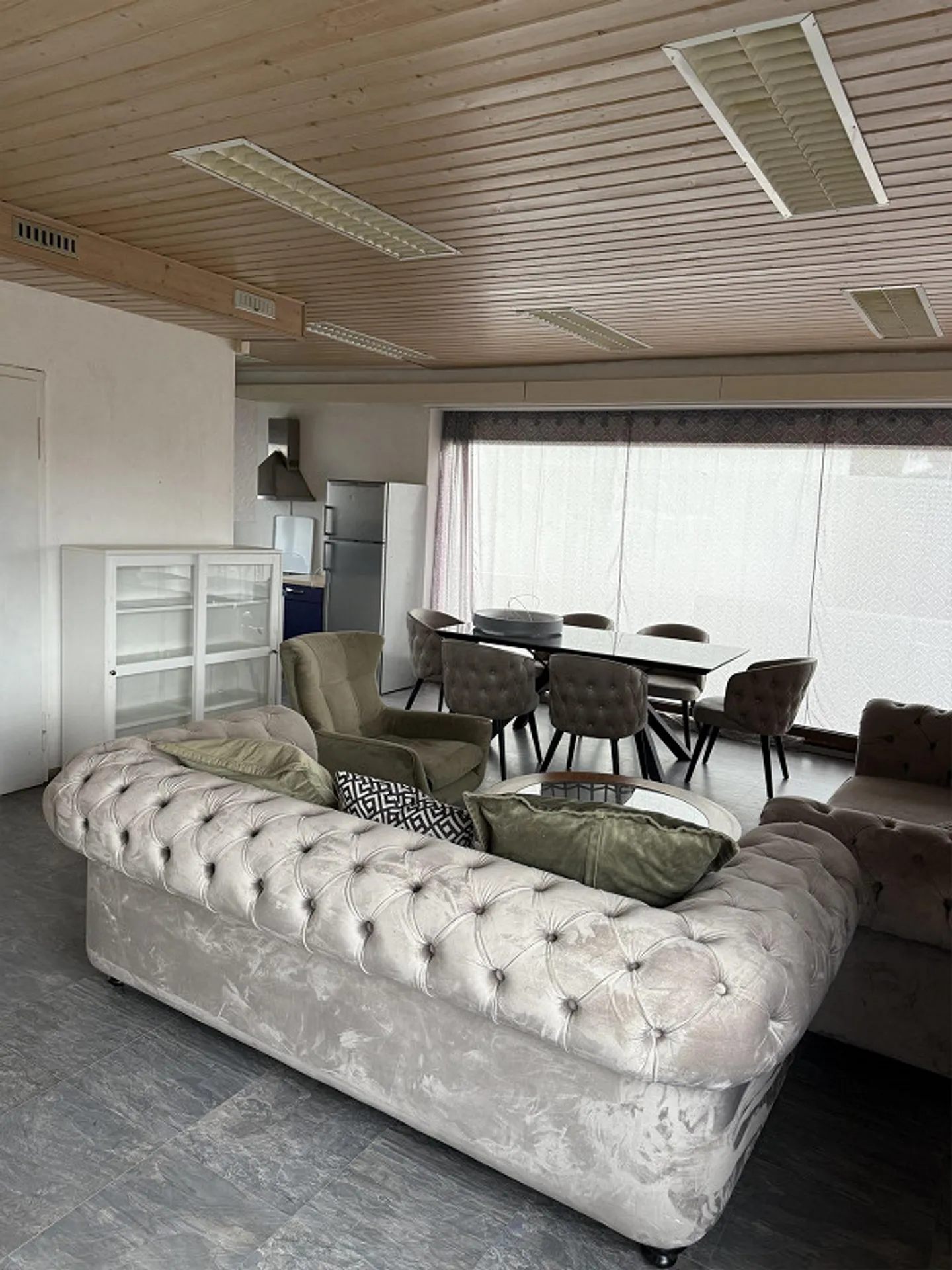 Partially furnished 1.5-room apartment in a central location - Photo 1 of 6