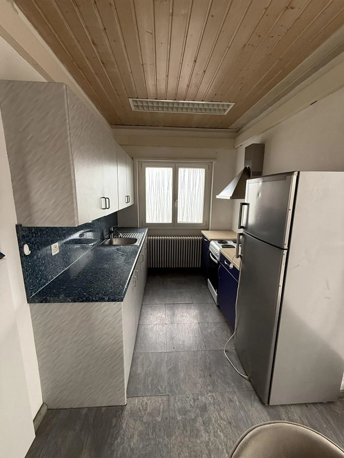 Partially furnished 1.5-room apartment in a central location - Photo 2 of 6