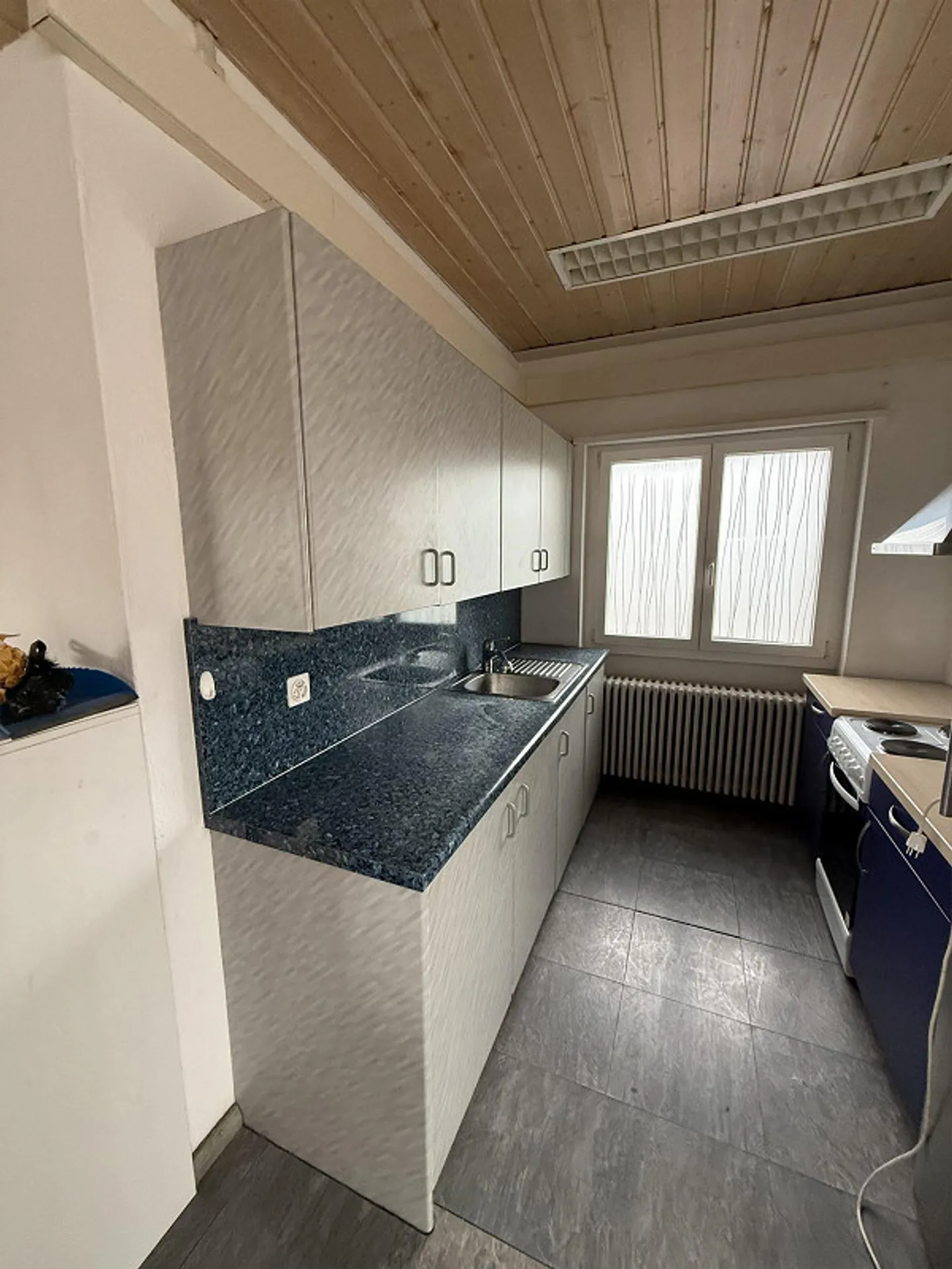 Partially furnished 1.5-room apartment in a central location - Photo 3 of 6