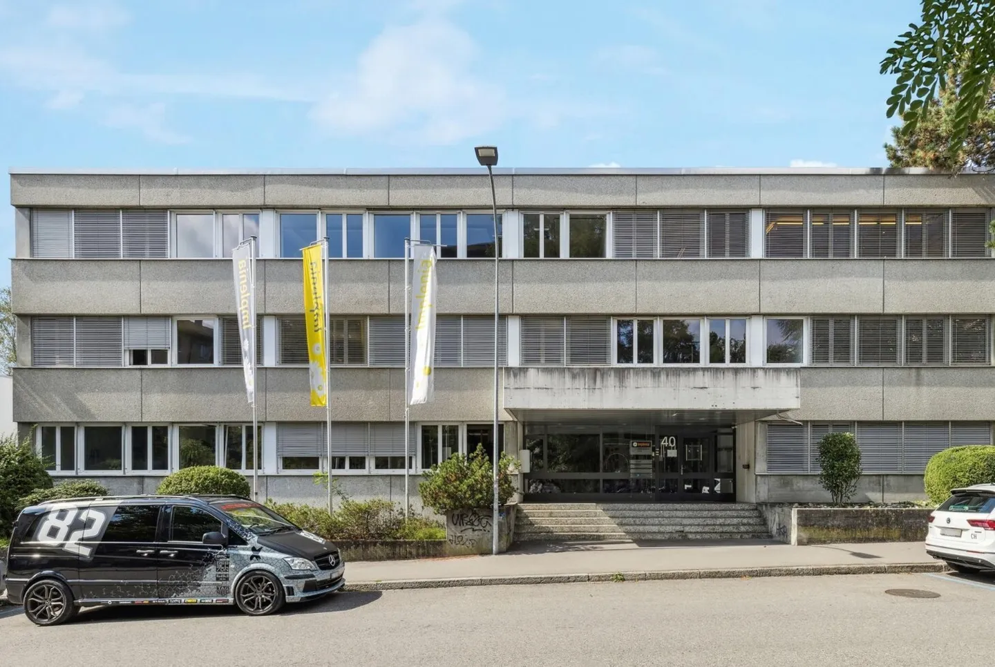 Commuter-friendly Office: Train Station Reachable in Just 5 Minutes - Photo 1 of 1