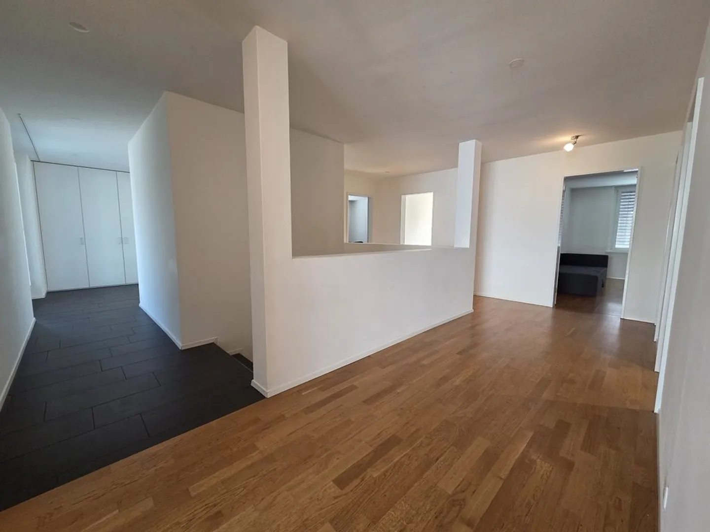 Sogno abitativo con terrazza di 137 m2. Appartamento attico di 5,5 stanze a Uerikon - Foto 8 di 11