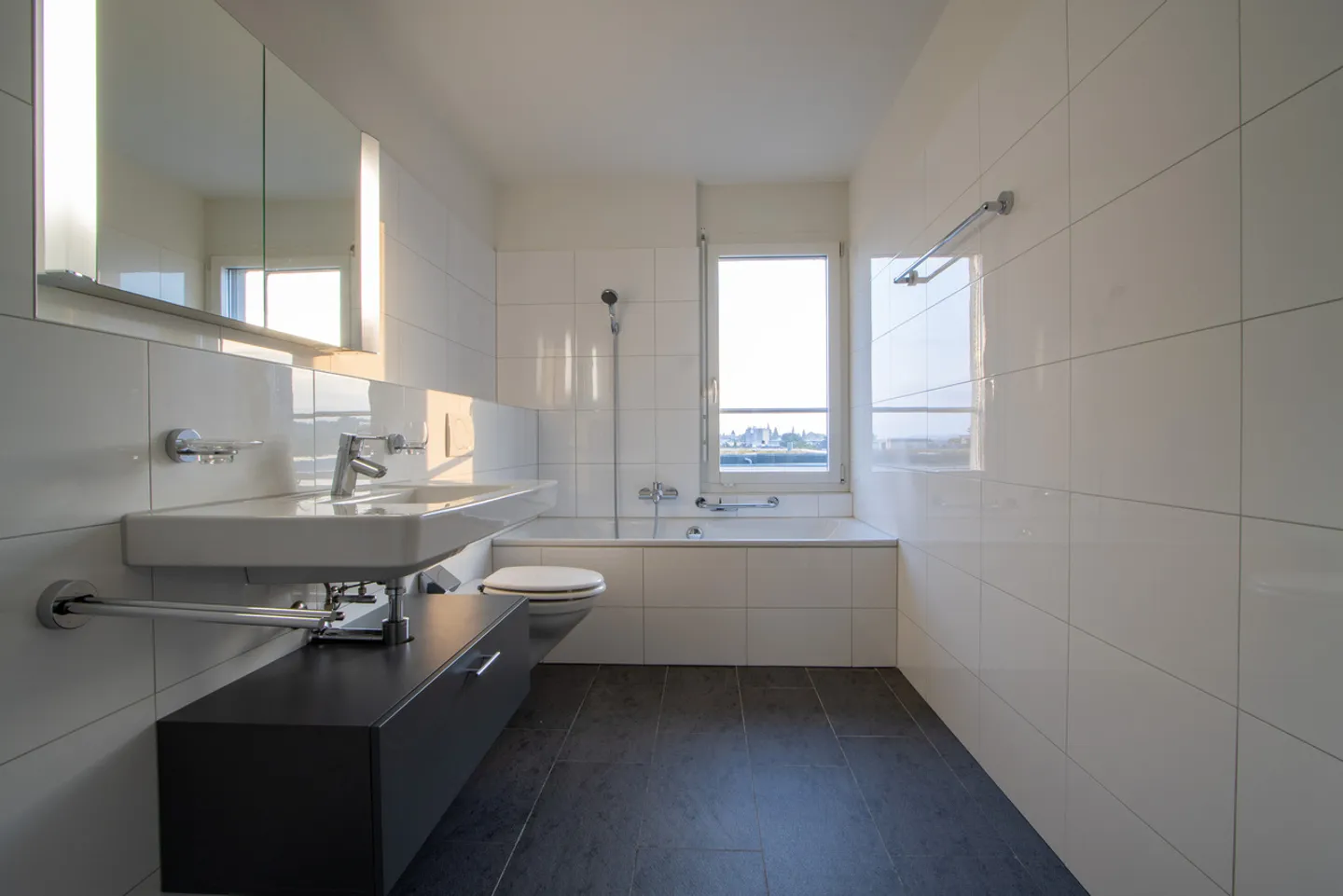 Central living & relaxing - stylish apartment with evening sun - Photo 7 of 11