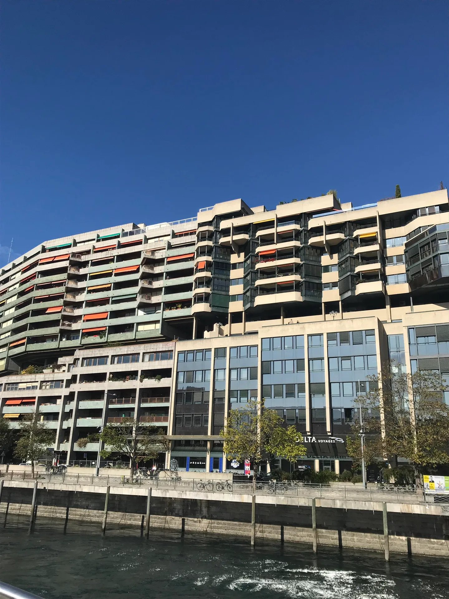 «Surface de bureaux de 260 m2 avec vue exceptionnelle» - Photo 2 sur 12