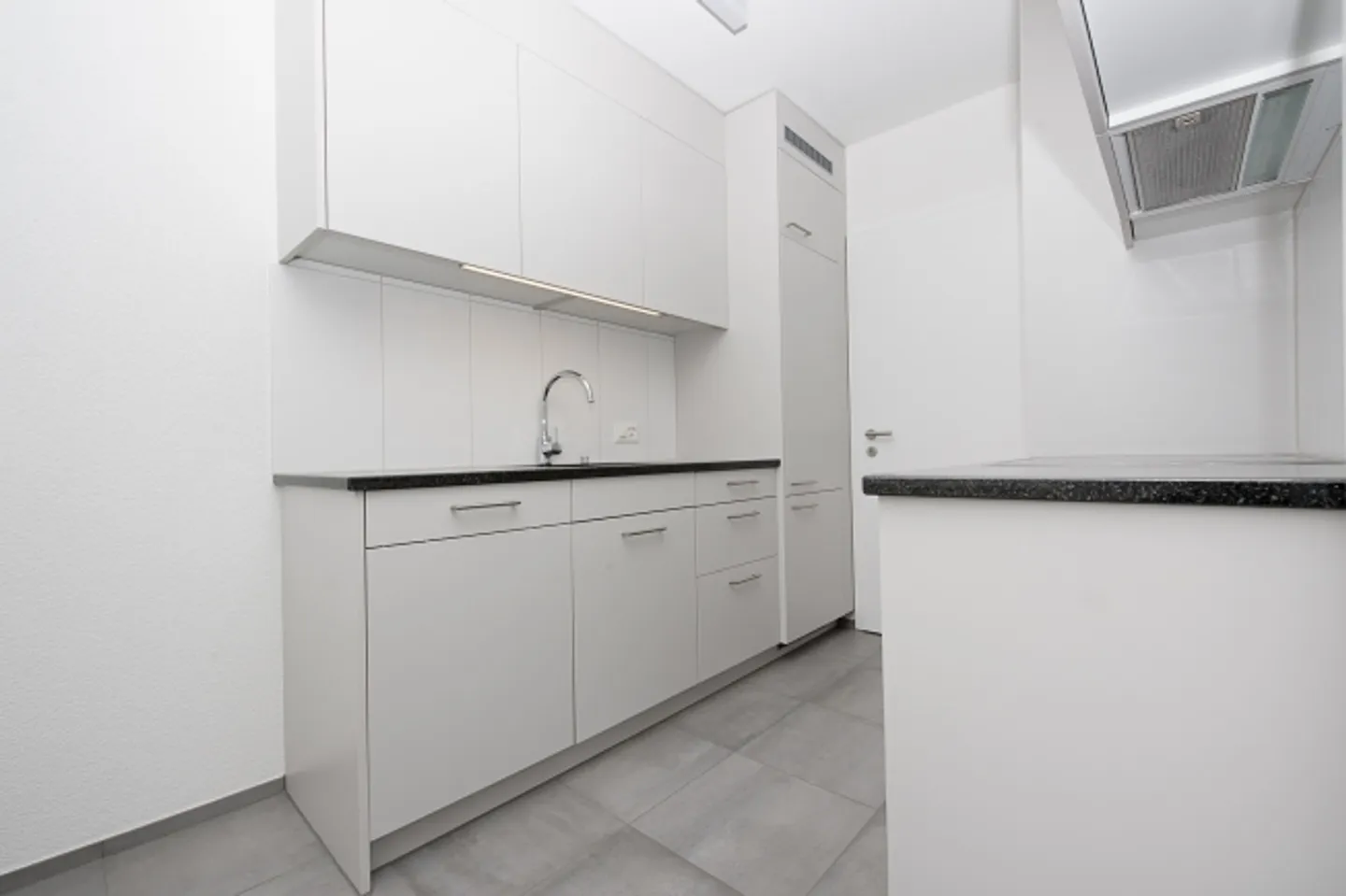 Apartment for rent - Photo 3 of 8