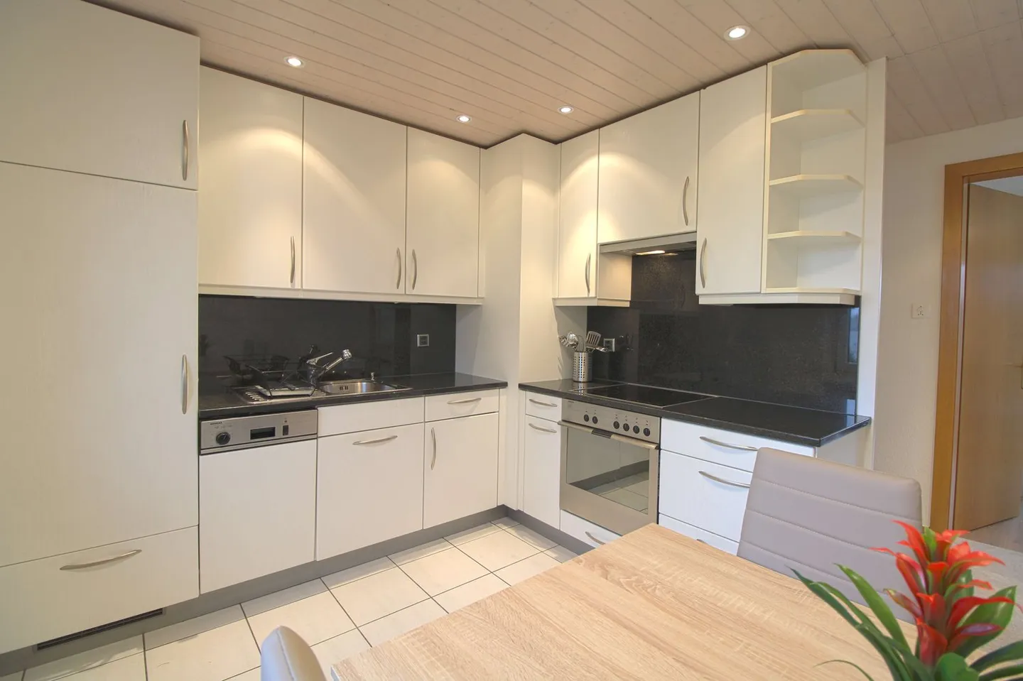 Private Room in Shared Apartment - Photo 7 of 8