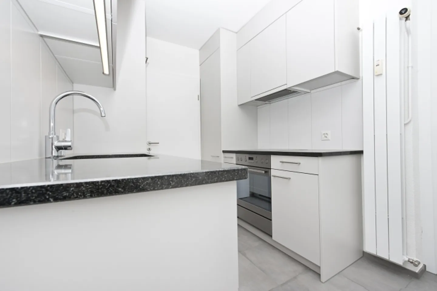 Apartment for rent - Photo 4 of 8