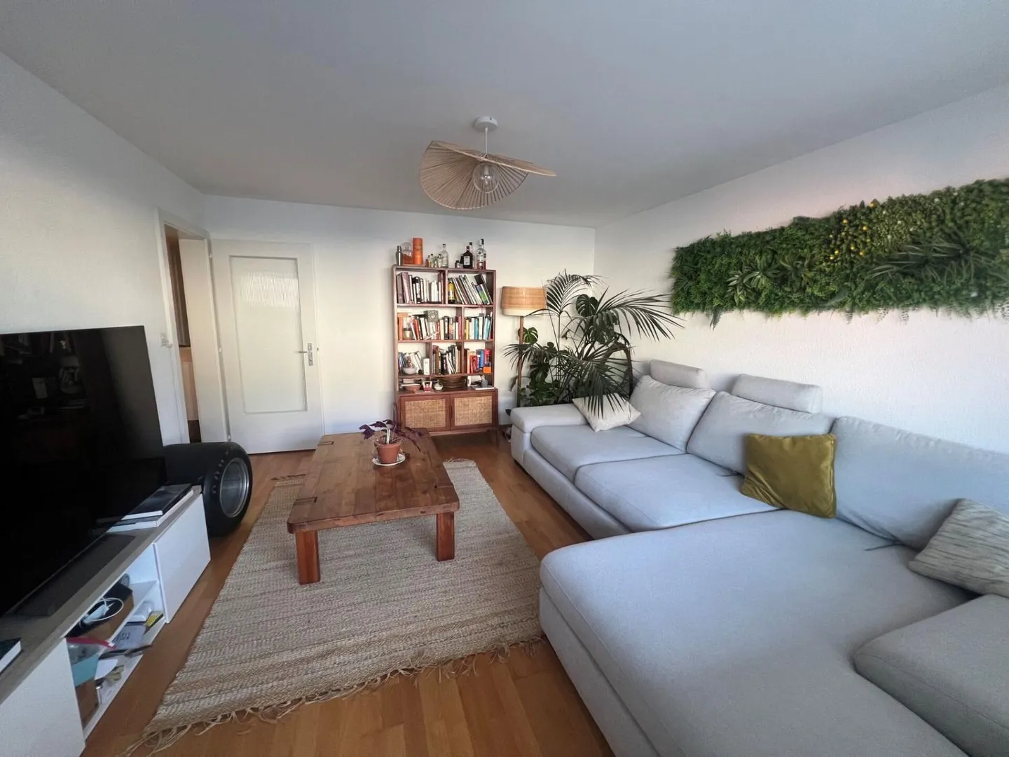 Bel appartement de 3,5 pièces rénové près de toutes les commodités ! - Photo 3 sur 8