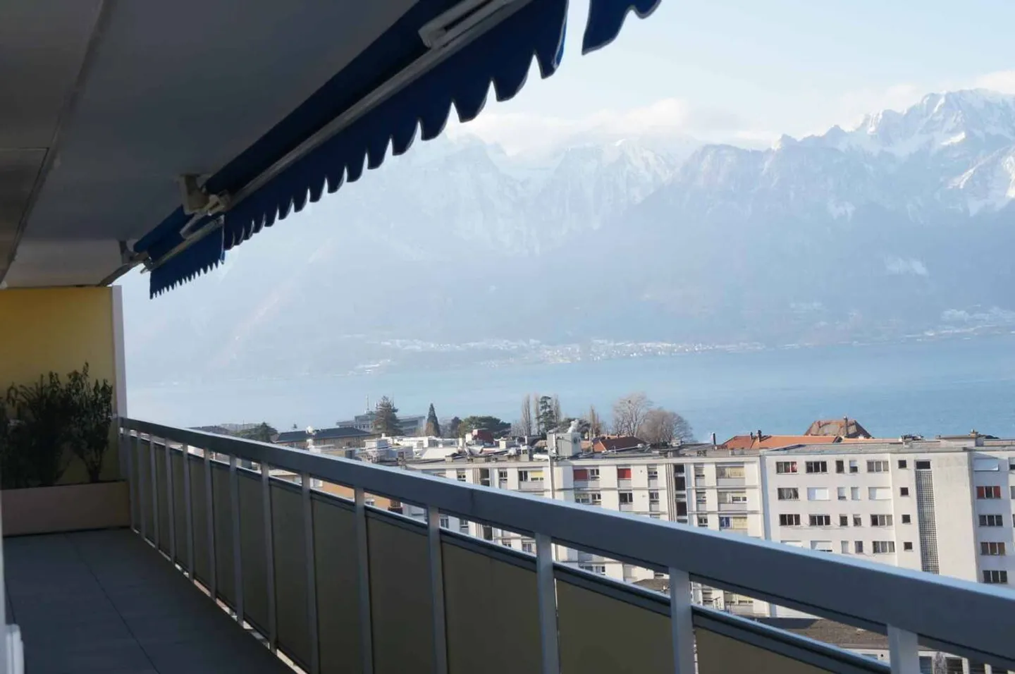 Stunning Lake View Apartment - Photo 2 of 11