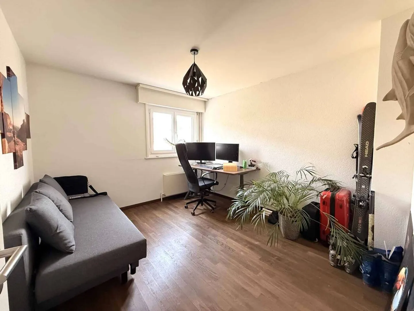 Stunning Lake View Apartment - Photo 7 of 11