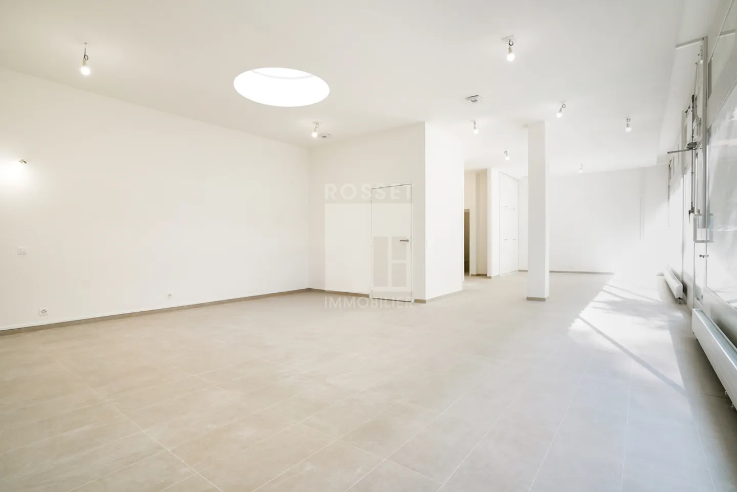 Arcade renovée d'env. 85 m² au rez-de-chaussée - Photo 2 sur 6