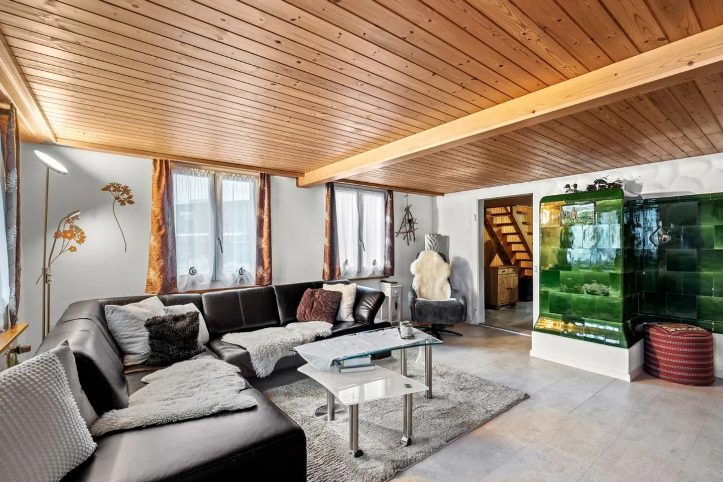 Traditional Schwyz 3-family house with stream access - Photo 5 of 13