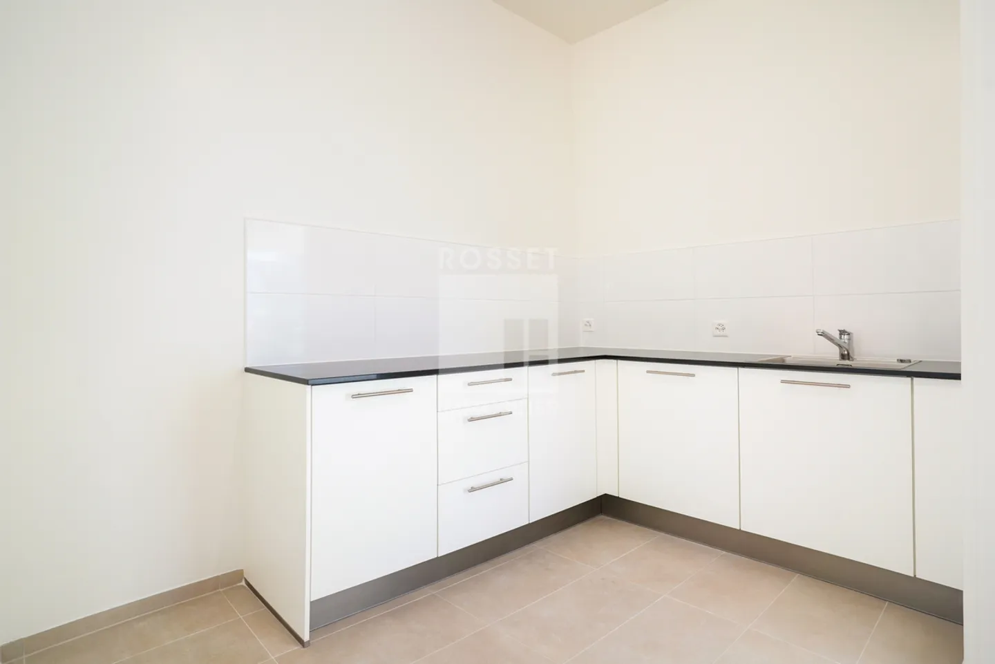 Arcade renovée d'env. 85 m² au rez-de-chaussée - Photo 4 sur 6
