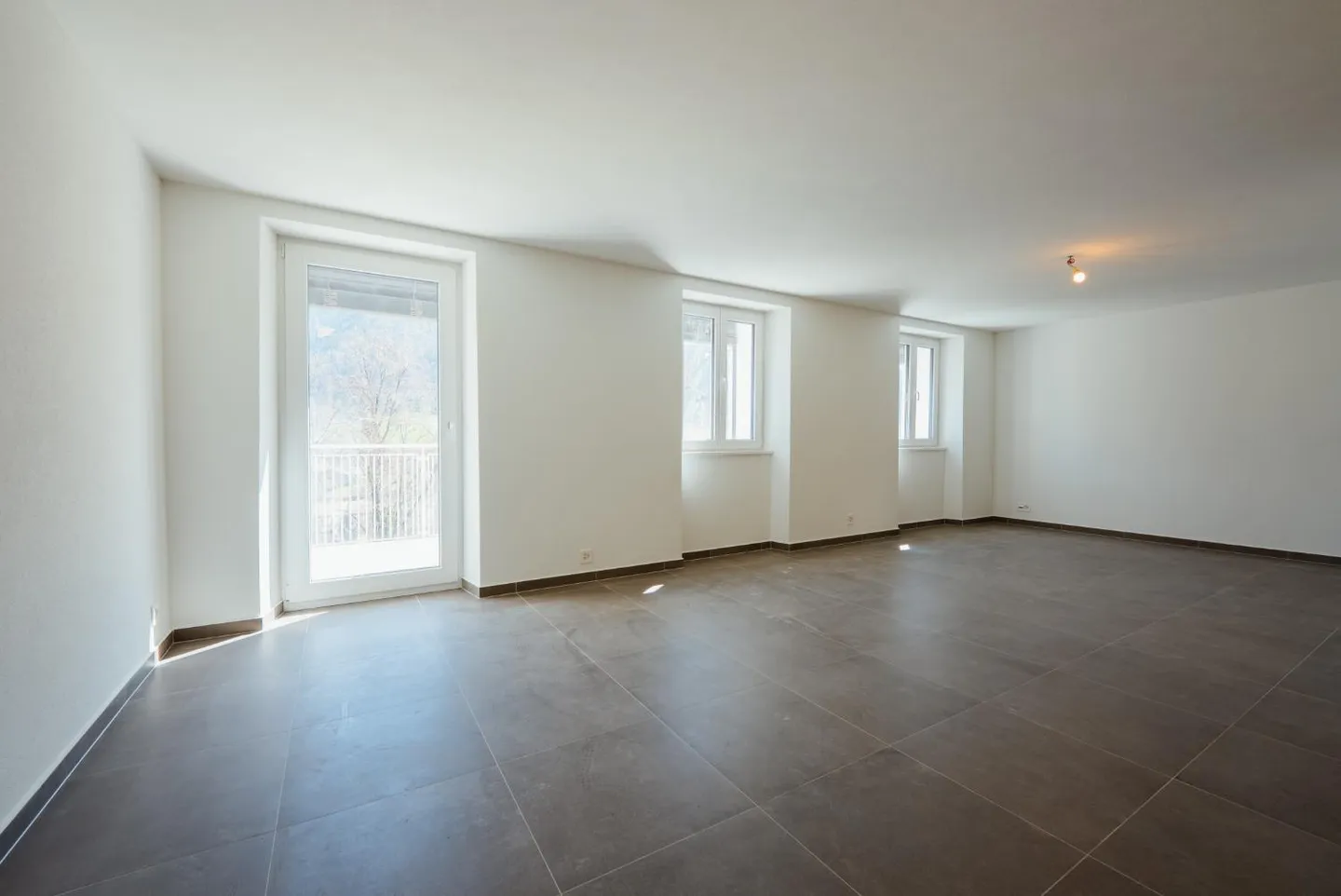 Villa 8 Zimmer - Foto 1 von 9