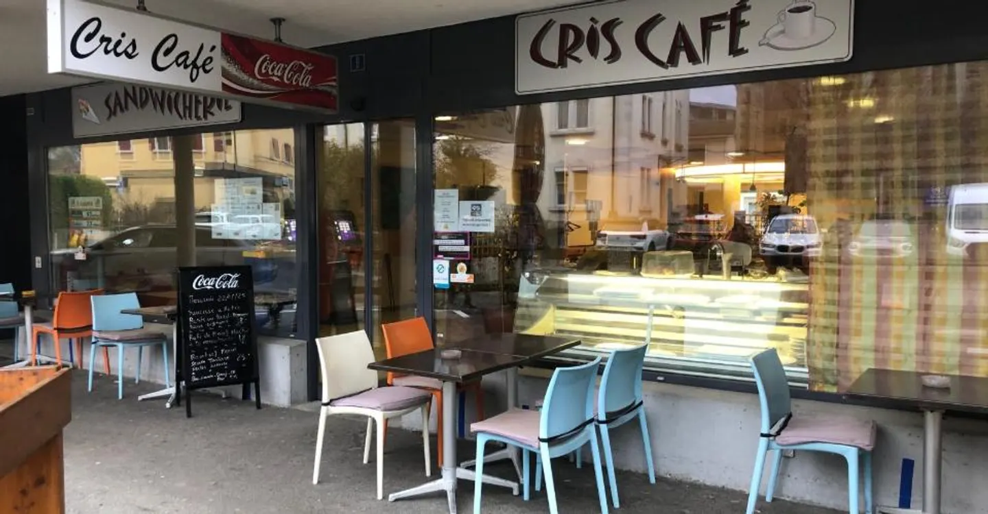 Charming Café-Restaurant - Photo 1 of 4