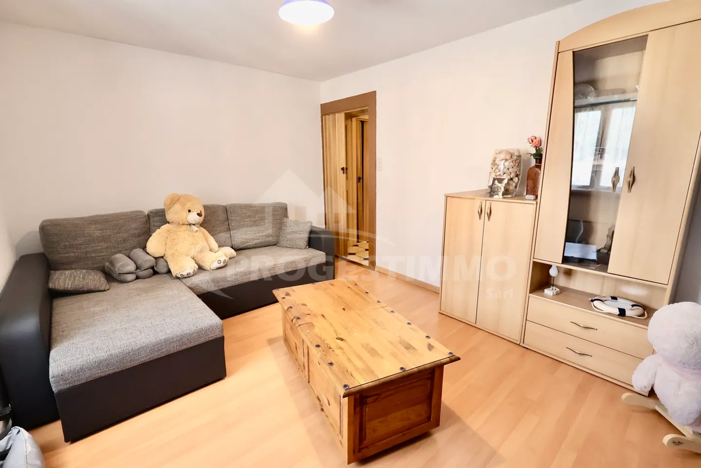 Spacious Character Apartment in the Heart of Ardon - Photo 5 of 11