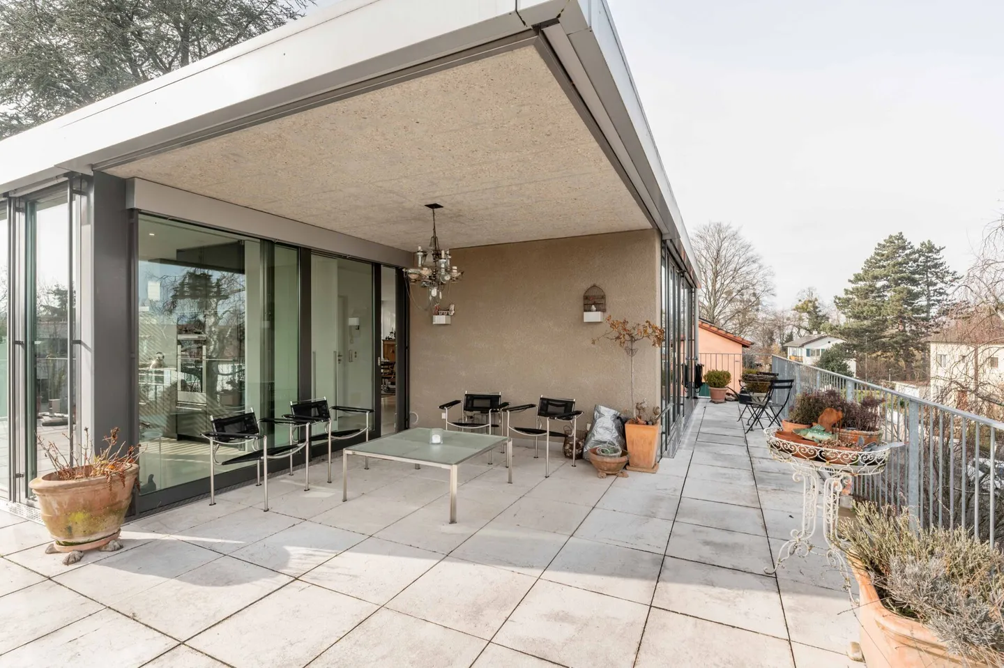 Elegant Penthouse Apartment in Bruderholz - Photo 2 of 14