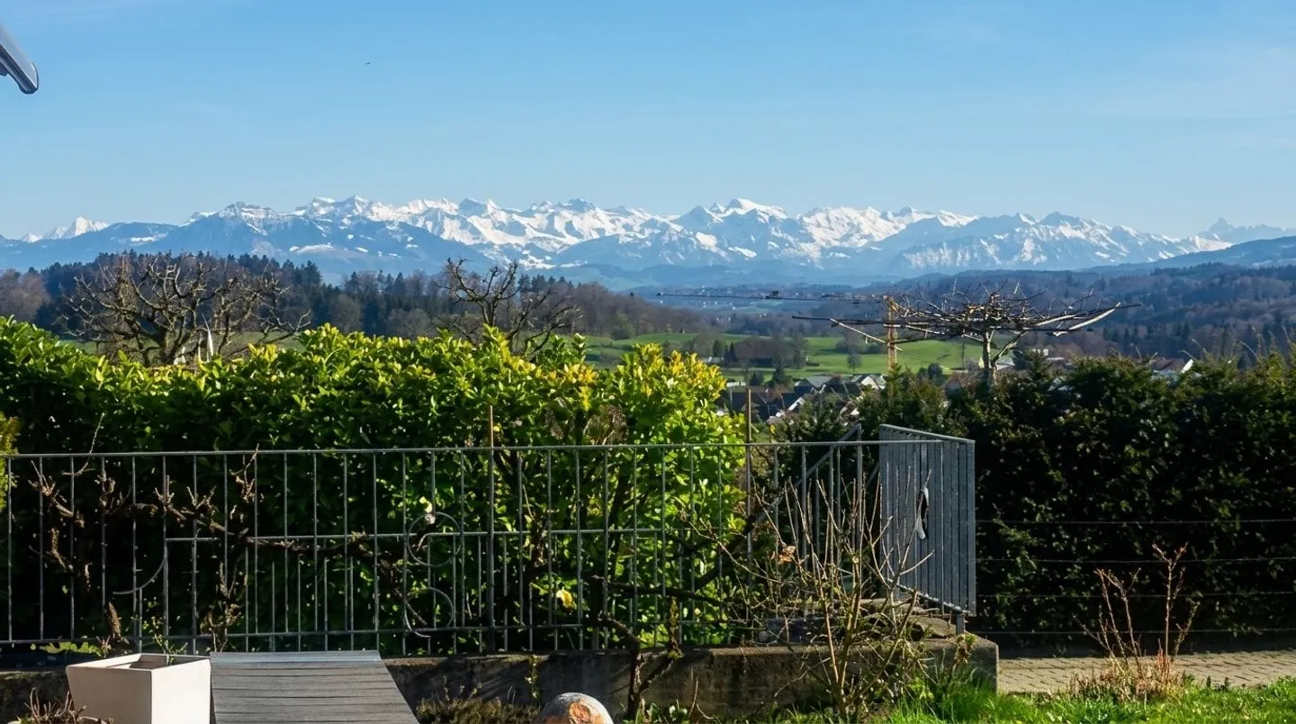 Family Home with Stunning Views - Photo 4 of 5