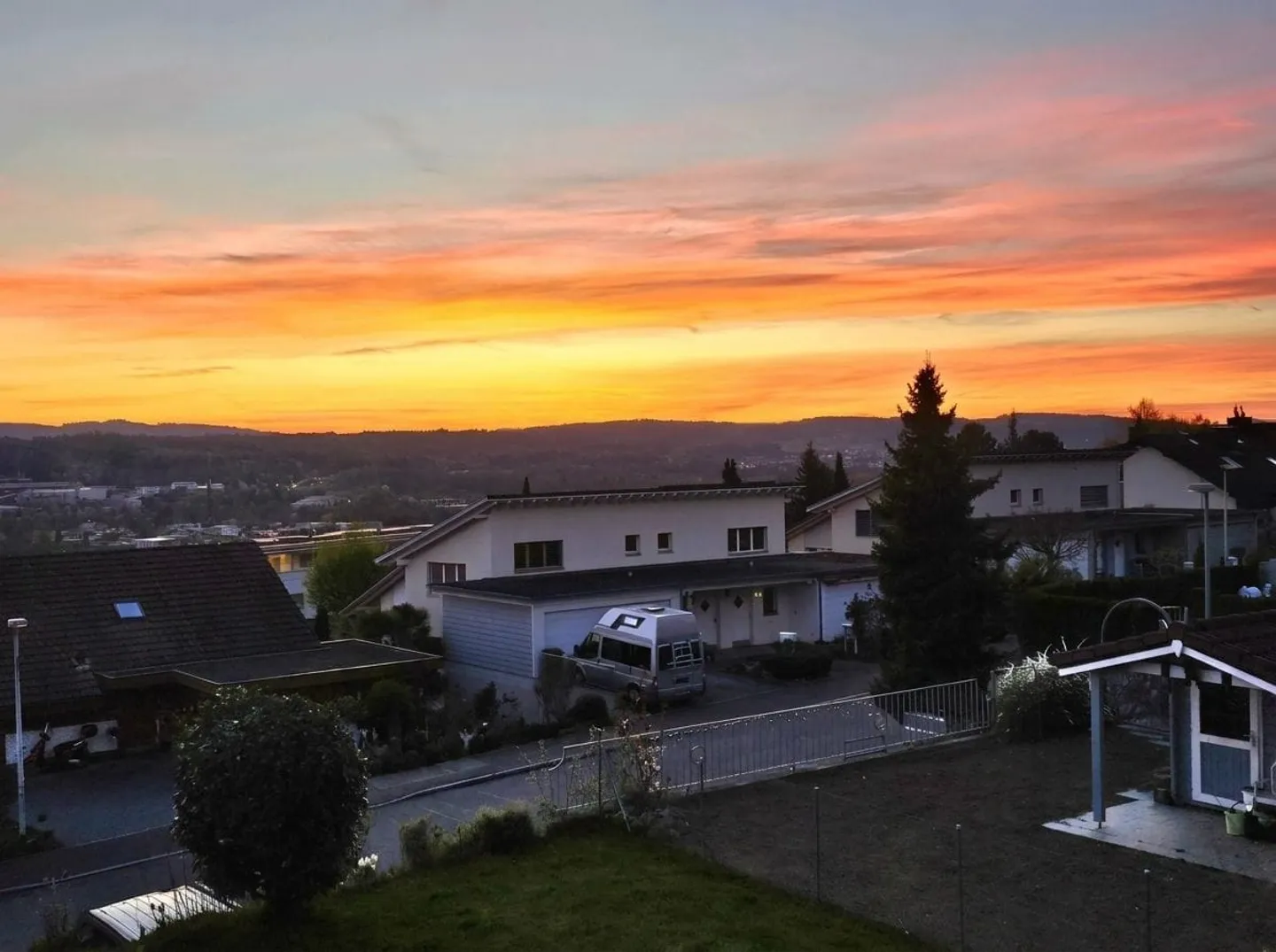 Family Home with Stunning Views - Photo 5 of 5