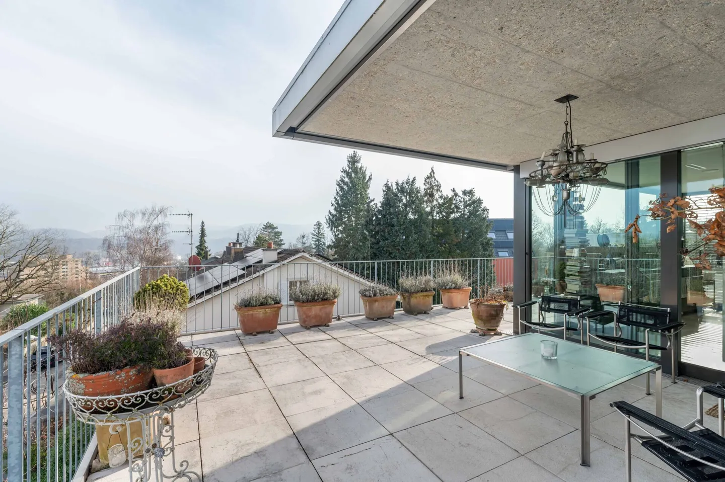 Elegant Penthouse Apartment in Bruderholz - Photo 14 of 14