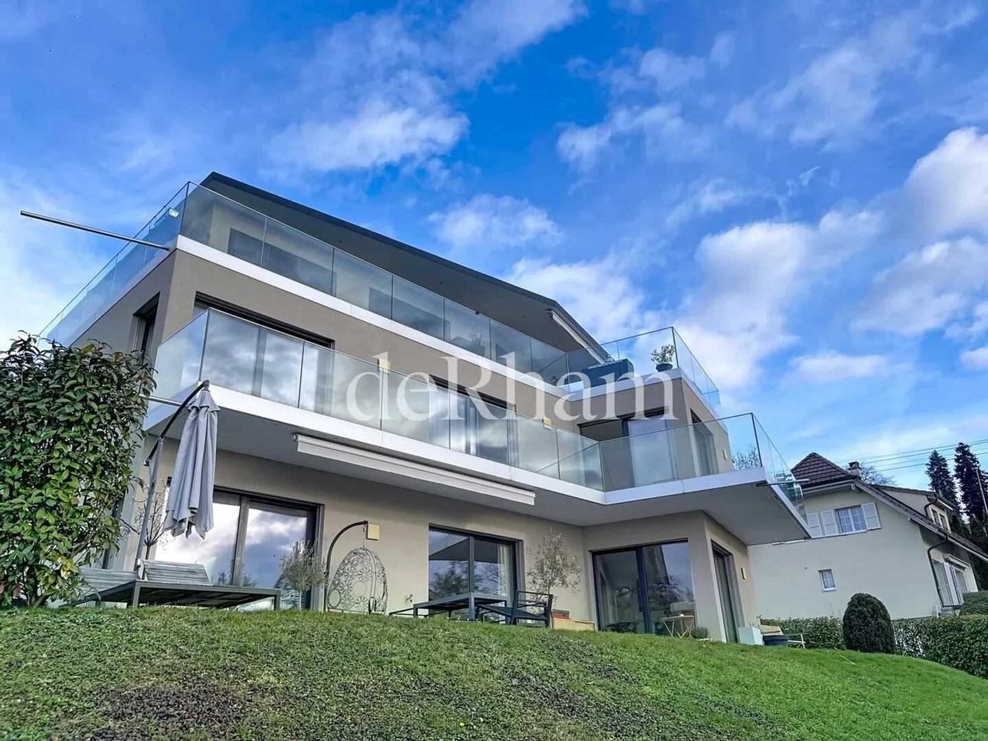 Appartement de Luxe avec Vue Lac - Photo 1 sur 11