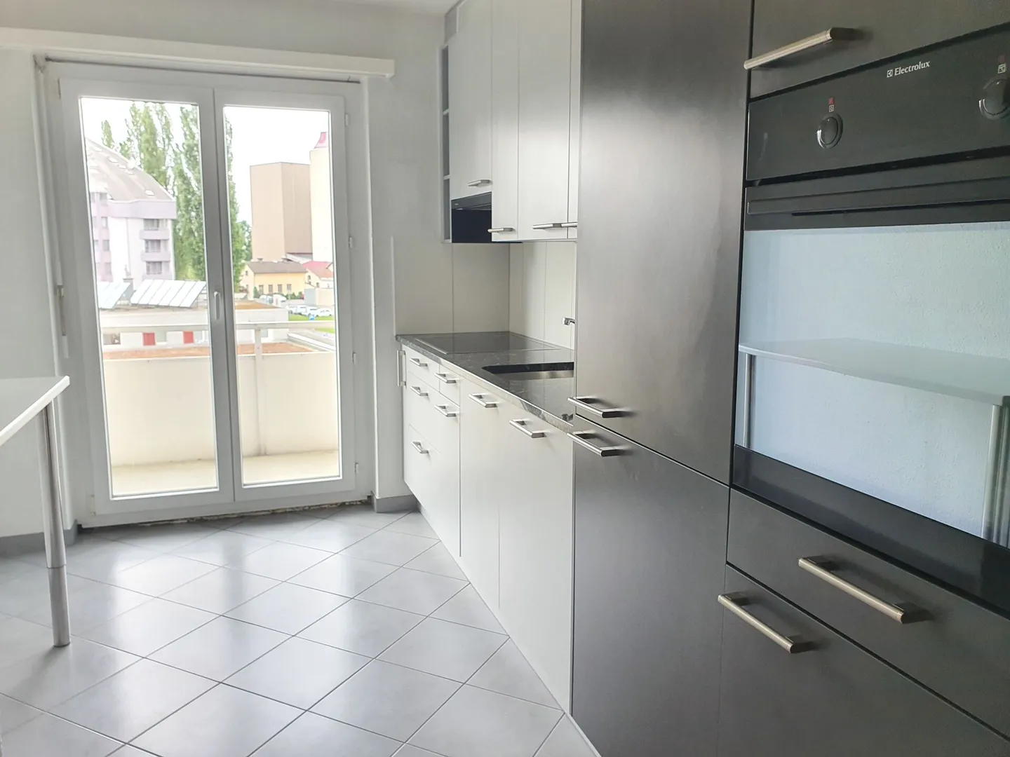 Traumwohnung mit viel Platz - 4.5 Zimmer & 2 Balkone - Foto 1 von 17