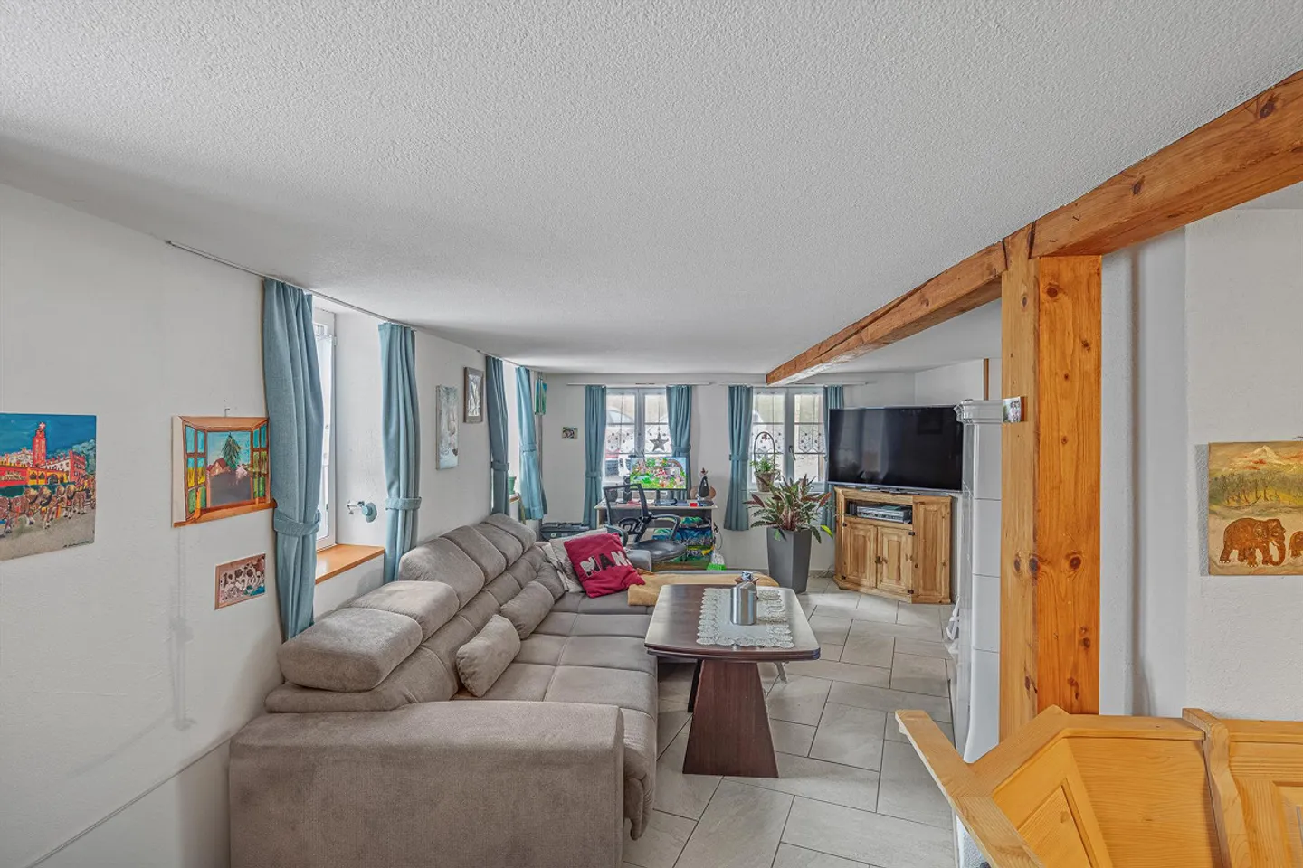 Geräumiges Zweifamilienhaus mit Wohnmobilgarage - Foto 6 von 7