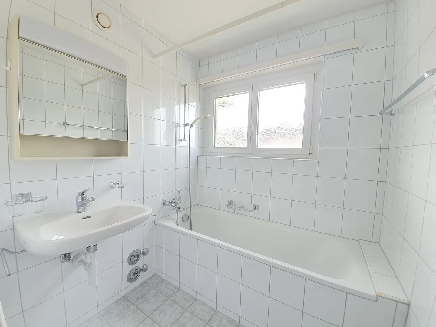 Traumwohnung mit viel Platz - 4.5 Zimmer & 2 Balkone - Foto 7 von 17