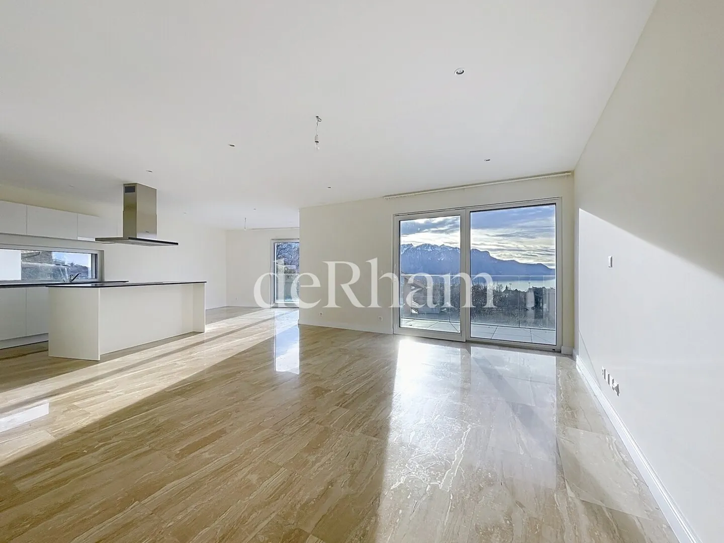 Appartement de Luxe avec Vue Lac - Photo 3 sur 11