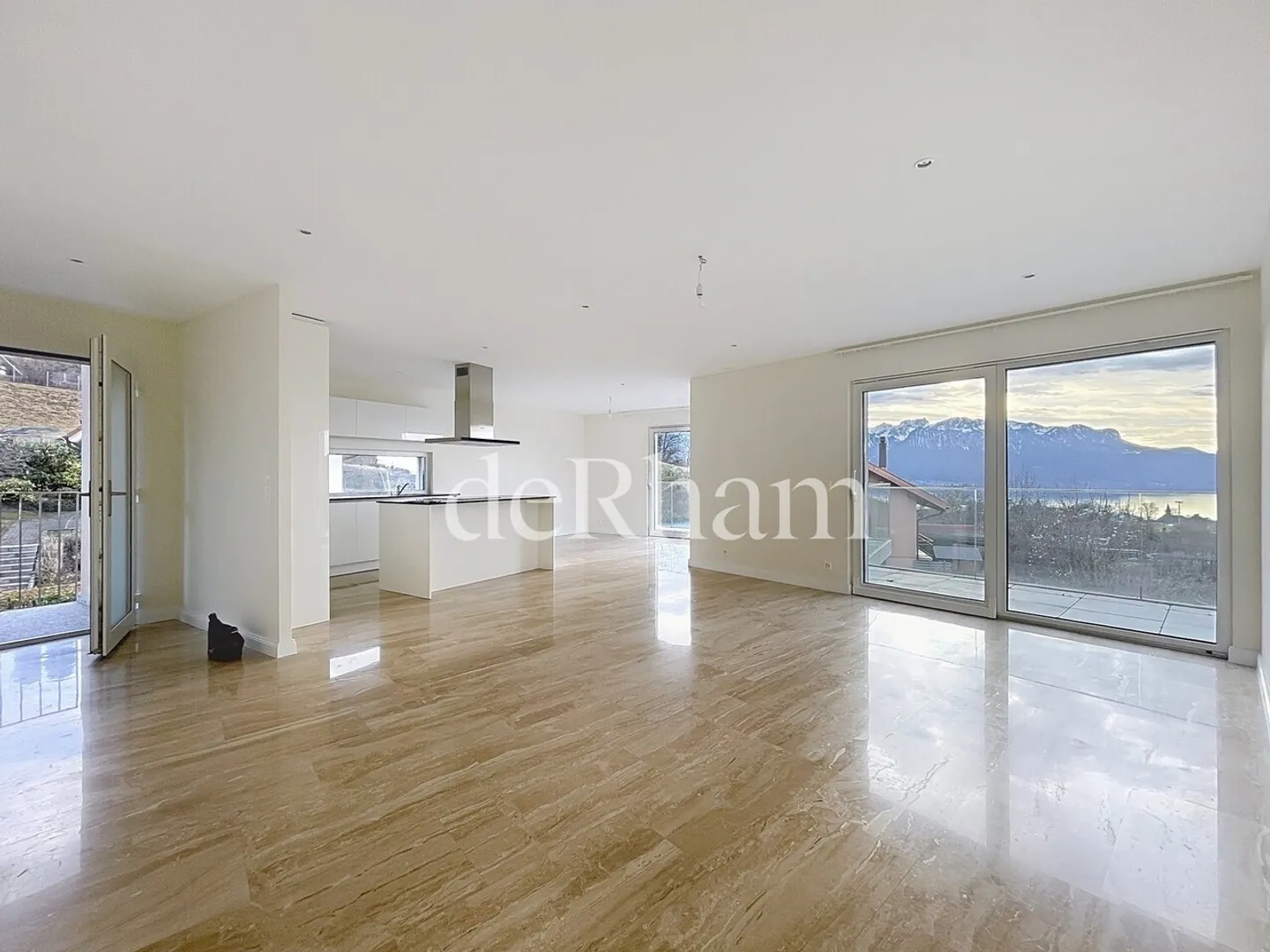 Appartement de Luxe avec Vue Lac - Photo 5 sur 11