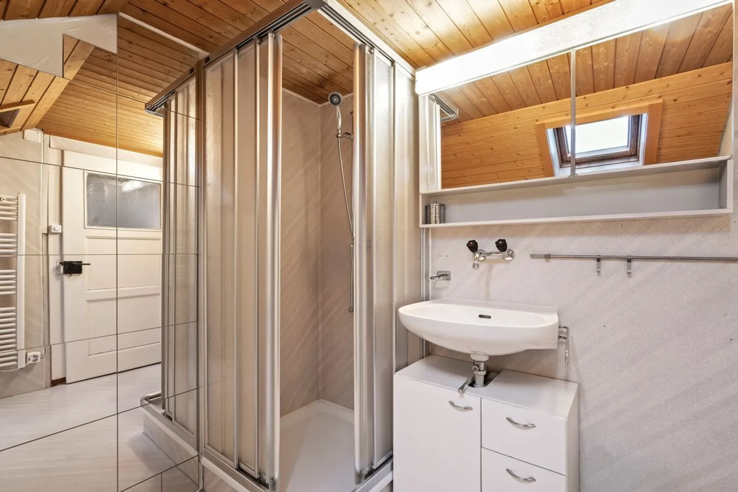 Traditional Schwyz 3-family house with stream access - Photo 13 of 13