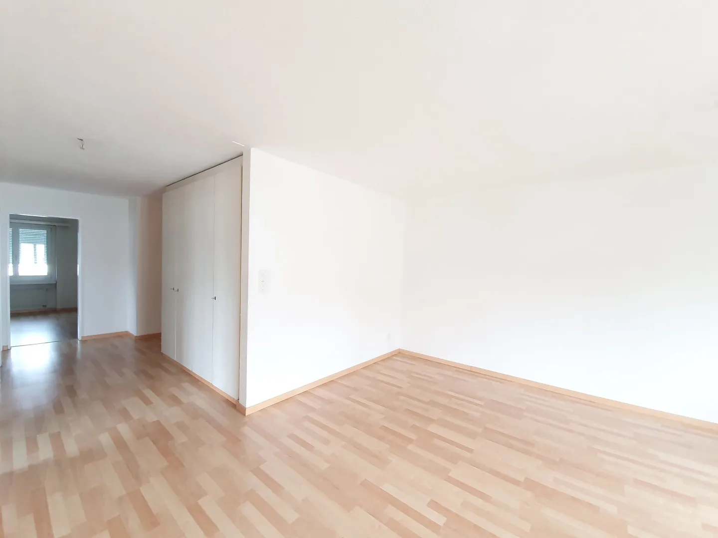 Traumwohnung mit viel Platz - 4.5 Zimmer & 2 Balkone - Foto 9 von 17