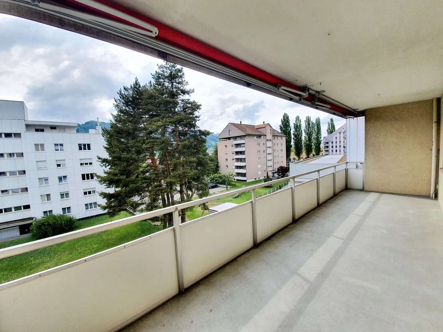 Traumwohnung mit viel Platz - 4.5 Zimmer & 2 Balkone - Foto 11 von 17
