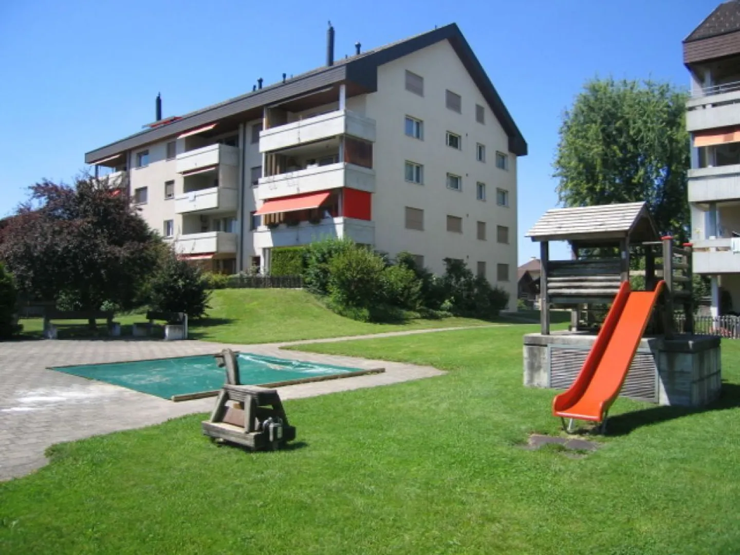 grosszügige 3.5 Zimmer - Wohnung (104m2), mit grosser Terrasse - Foto 1 di 12