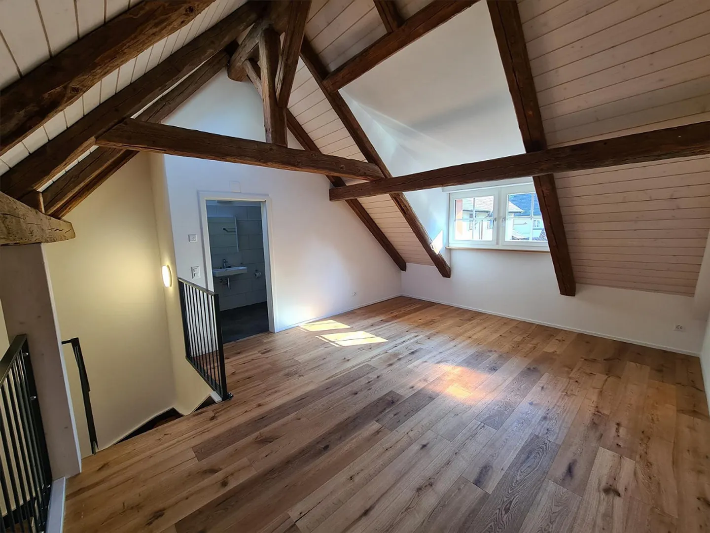 moderner zweistöckiger Riegel-Hausteil in der Altstadt - Foto 1 von 27