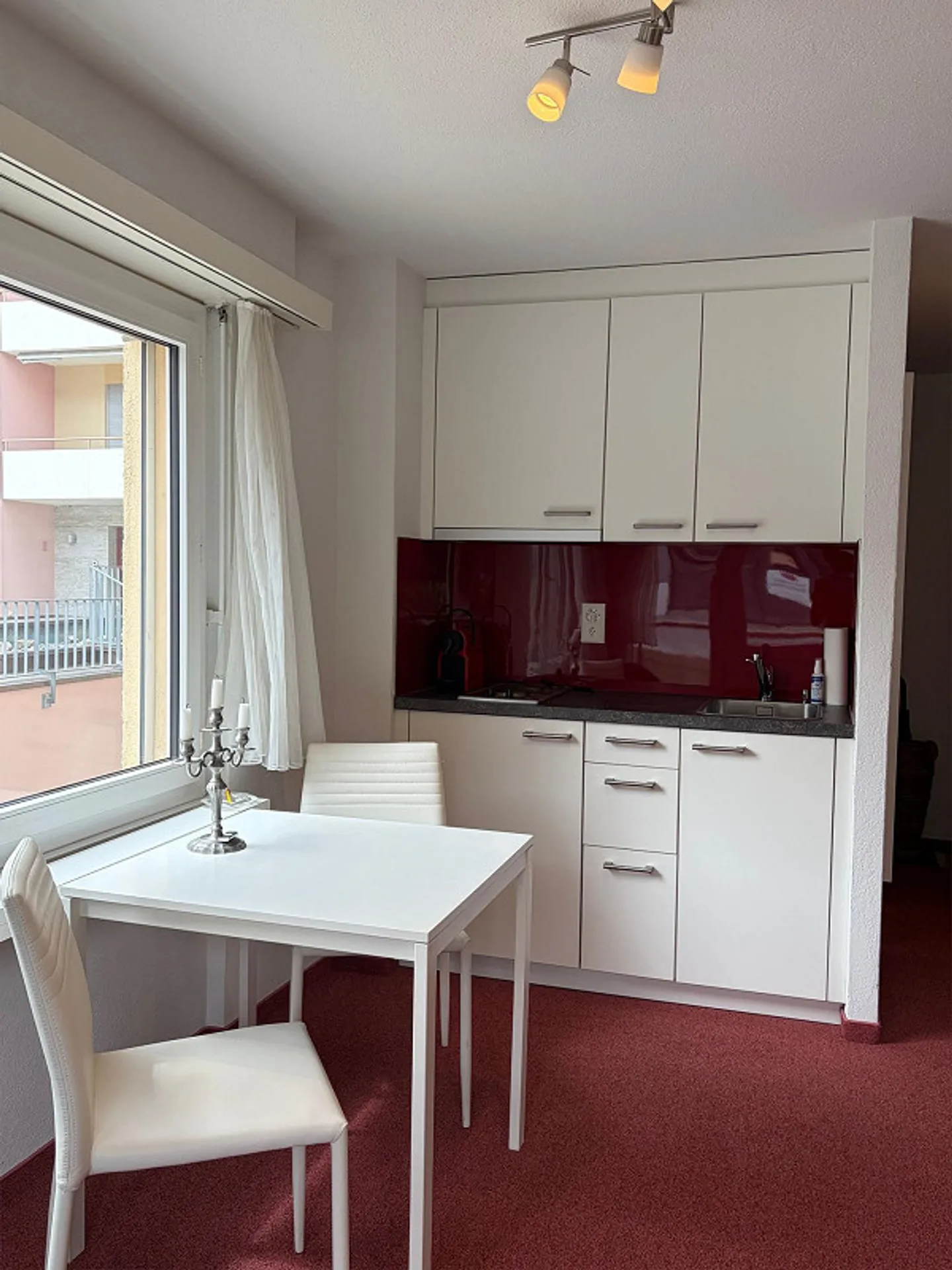 4-Room Studio Package with Balcony and Mountain View in Arosa - Photo 4 of 7