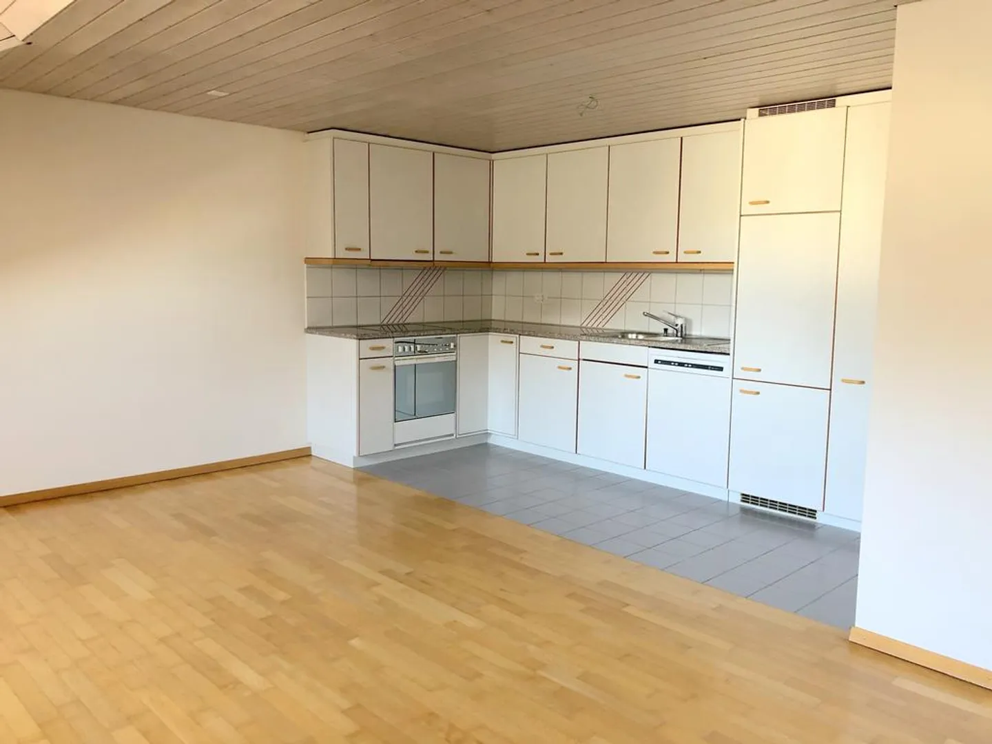 Appartement en attique 3.5 pièces avec ascenseur, au cœur de Saint-Gall - Photo 7 sur 7