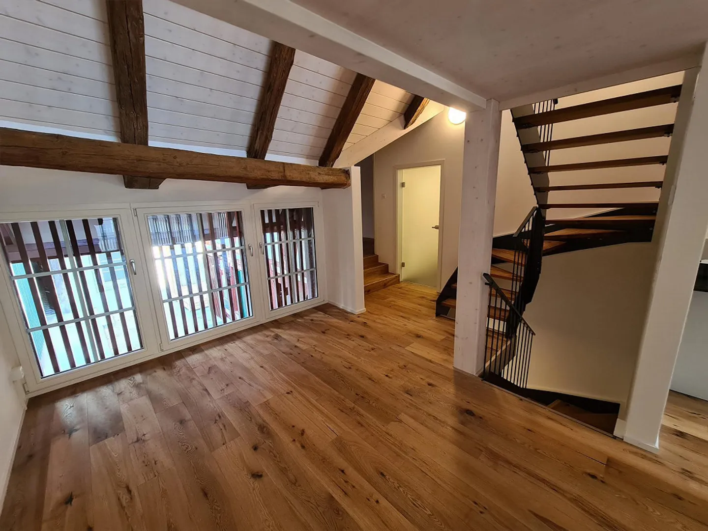 moderner zweistöckiger Riegel-Hausteil in der Altstadt - Foto 6 von 27