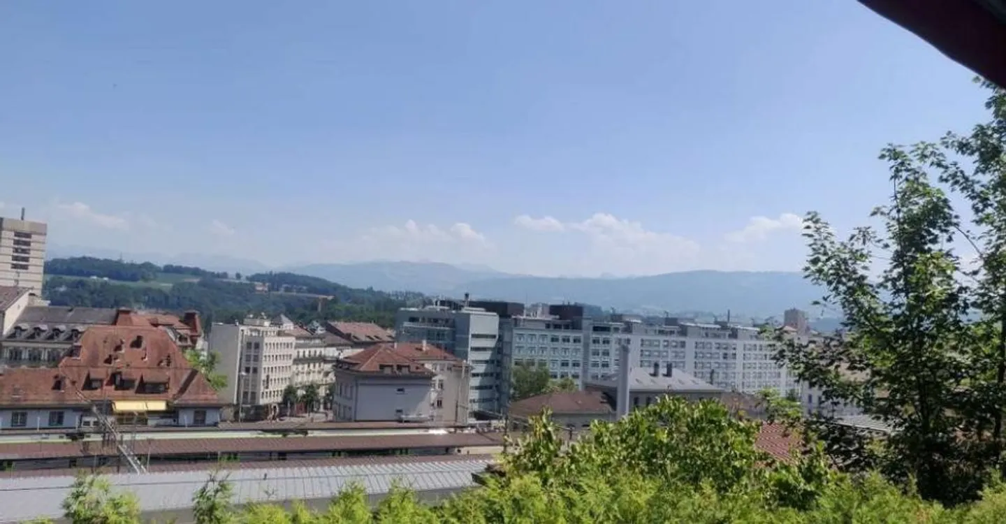 Appartement 5.5 pièces au rez-de-chaussée à louer à Fribourg ! - Foto 6 di 7