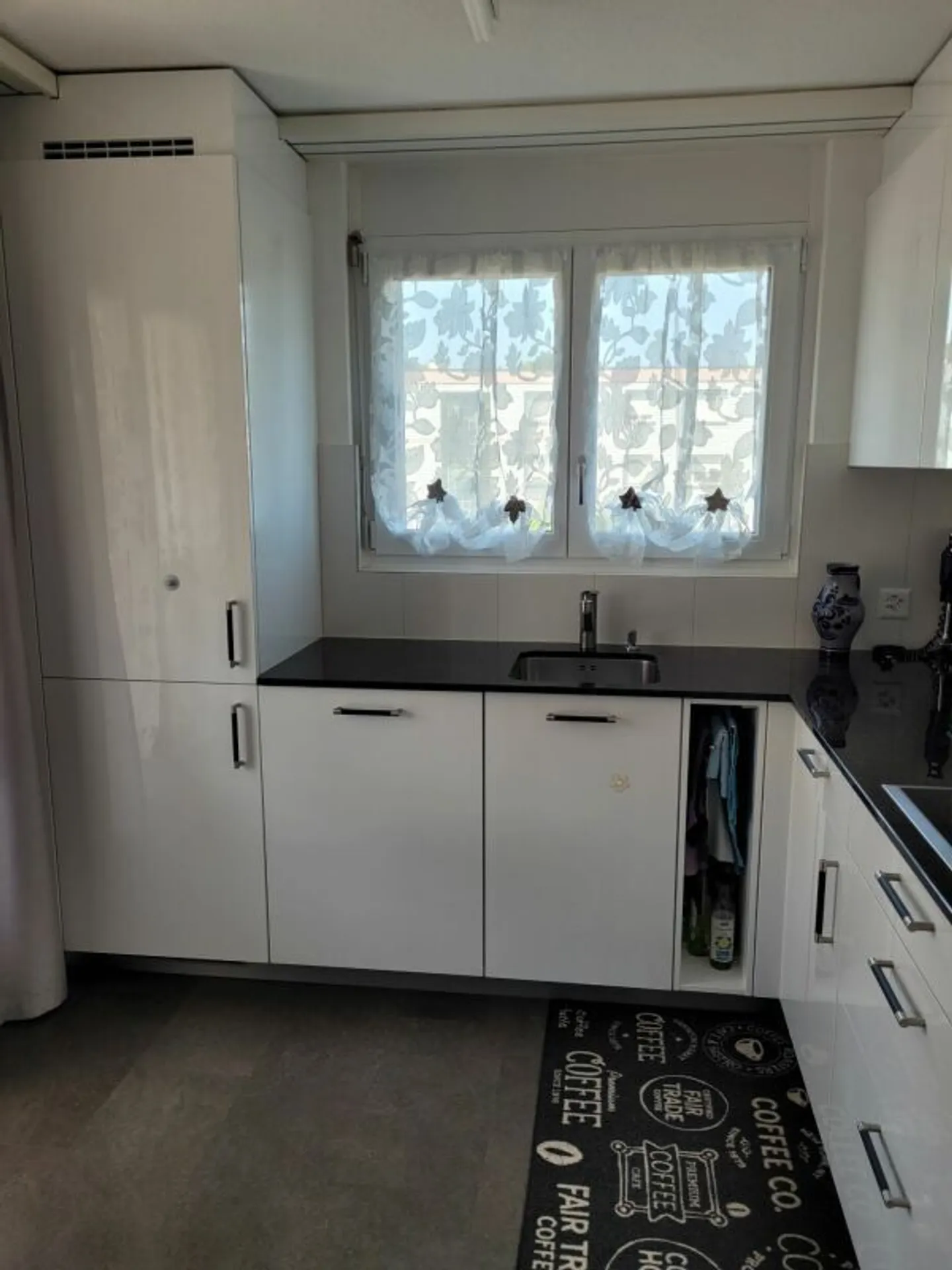 grosszügige 3.5 Zimmer - Wohnung (104m2), mit grosser Terrasse - Foto 6 di 12