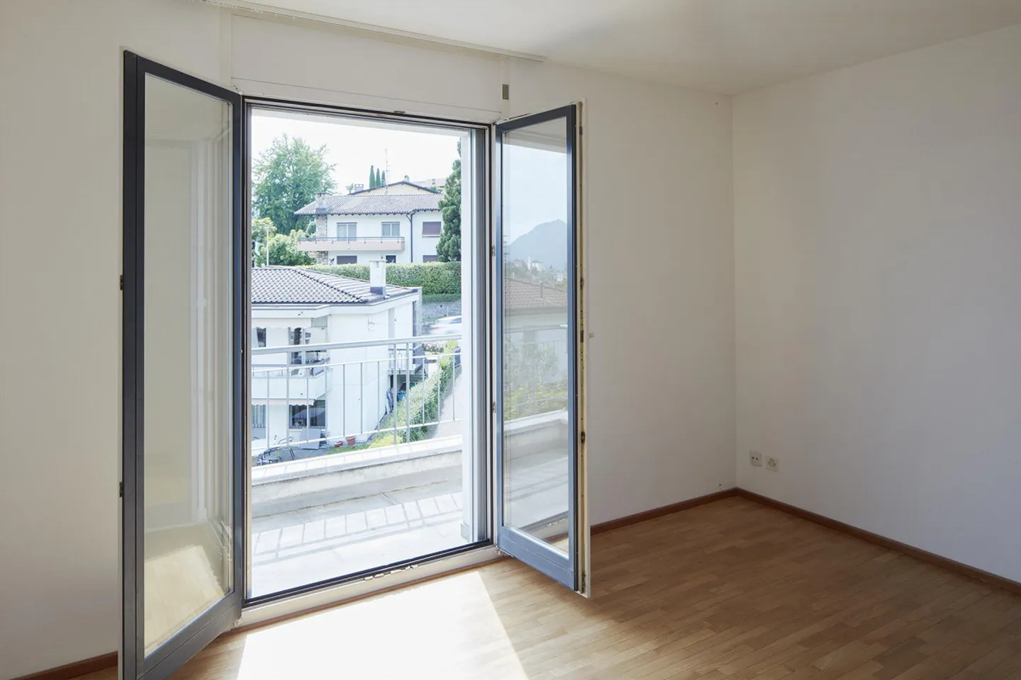 Appartement avec 4 pièces dans une maison jumelée à Comano - Photo 5 sur 10