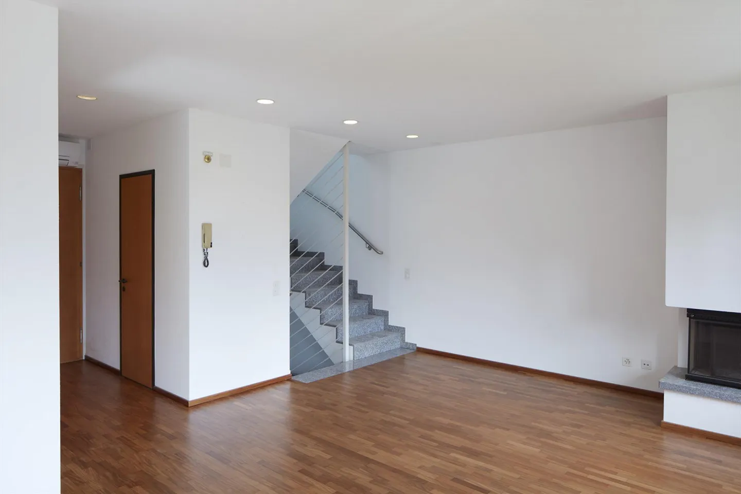 Appartement avec 4 pièces dans une maison jumelée à Comano - Photo 4 sur 10